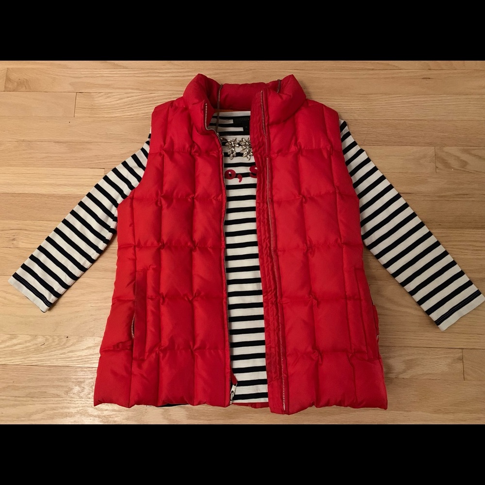 Red Gap Puffer Vest size small EUC! ❤️